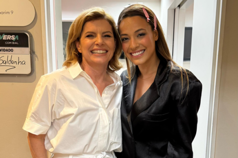 Quem matou Odete Roitman? Bia Reis encontra Débora Bloch e entra na brincadeira