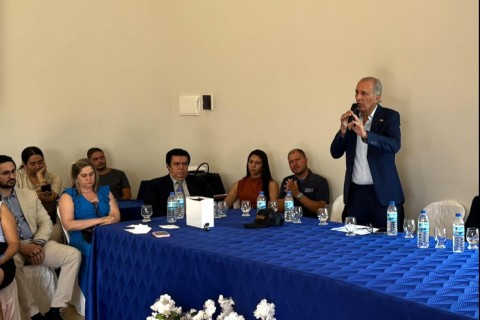 Prefeito Amâncio Oliva é eleito presidente do Consórcio de Prefeitos do Norte de Minas (COMSAF)
