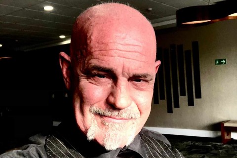 Breno Guimarães vivencia um novo trabalho em "Grudi, O Musical" - de Danddara Dantart