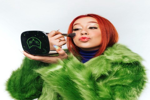 Camila Pudim é indicada ao Prêmio Jovem Brasileiro na categoria de Melhor Influencer de Make